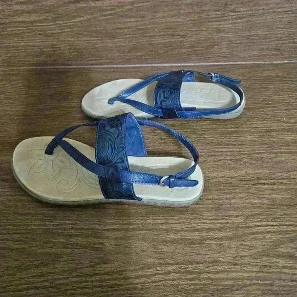 BOC Born Blue Strappy Flat Sandals Womens 7M - Picture 3 of 6